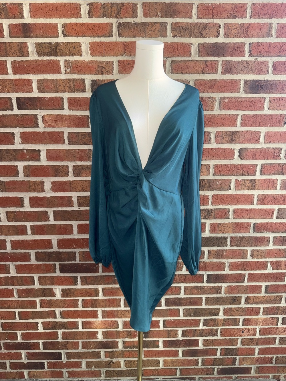 Petal & Pup Teal Twist-Front V-Neck Tunic
